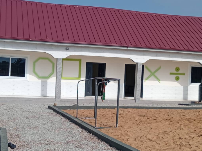 Alhassan Suhuyini hands over modern classroom block to Darul-Ulum Primary School in Kanvili