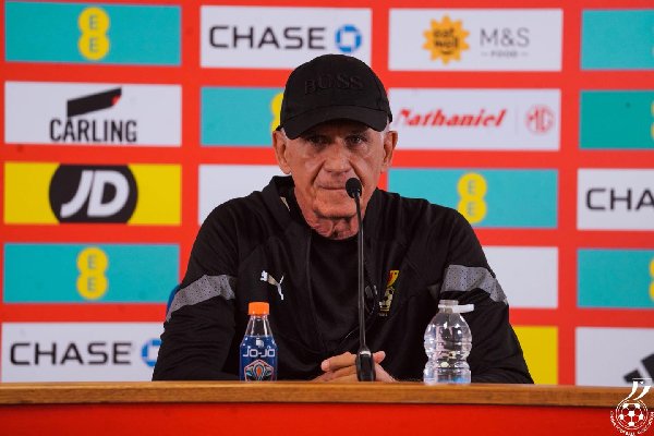 'I never saw books praising a team playing fantastic football' - Carlos Queiroz
