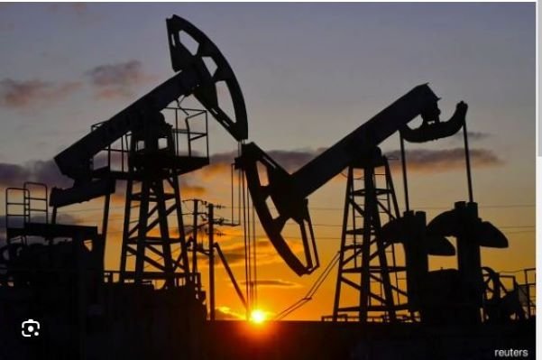 Oil prices fall 5% to 3-month low on hopes Strait of Hormuz will open