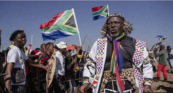 Thousands flee South Africa ahead of unofficial June 30 deadline as President warns anti-migrant protesters