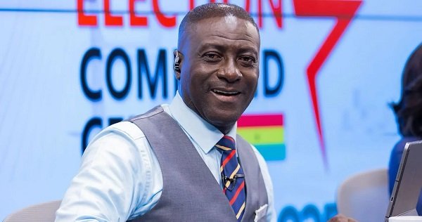 'They showed me a Ghana Must Go bag filled with cash' - Captain Smart on offer he received at NIB